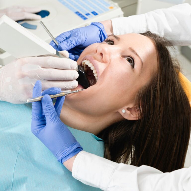 Przygotowanie zębów pod licówki
